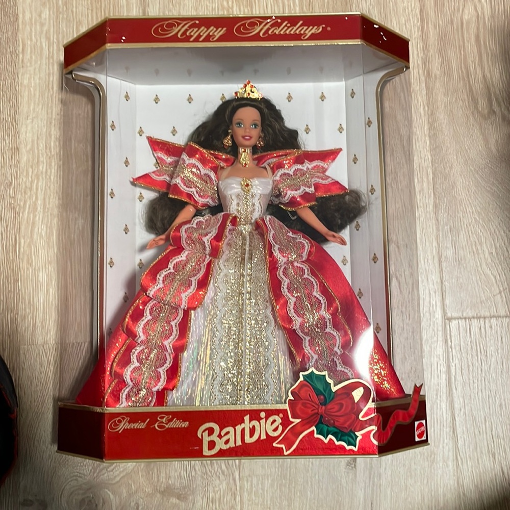Collectible 1997 Holiday Barbie - Picture 1 of 3